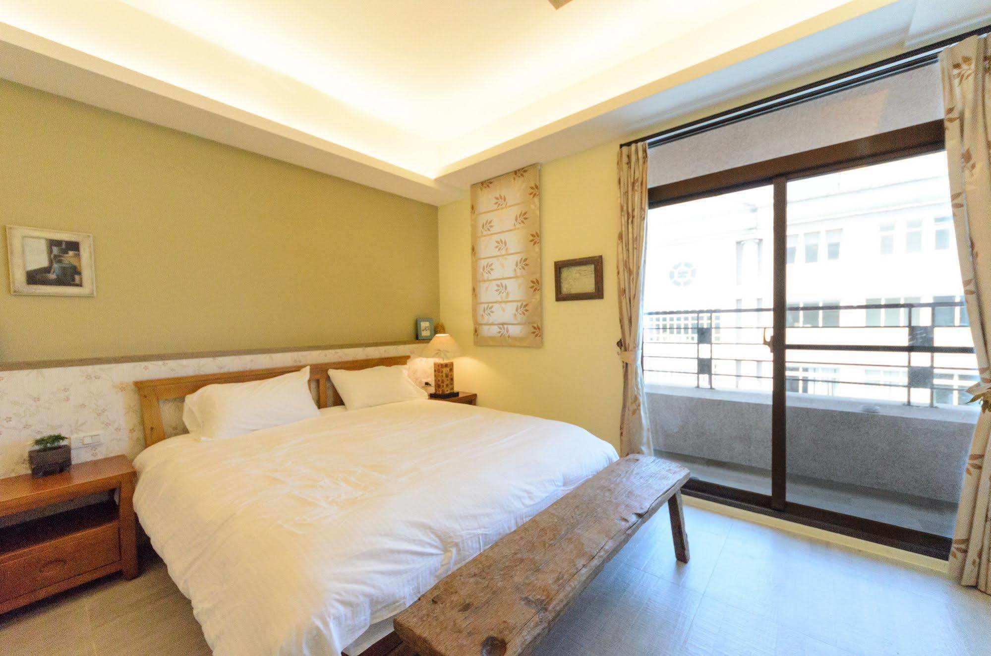 Jhongshan Building Bed And Breakfast Hualien City Exterior photo