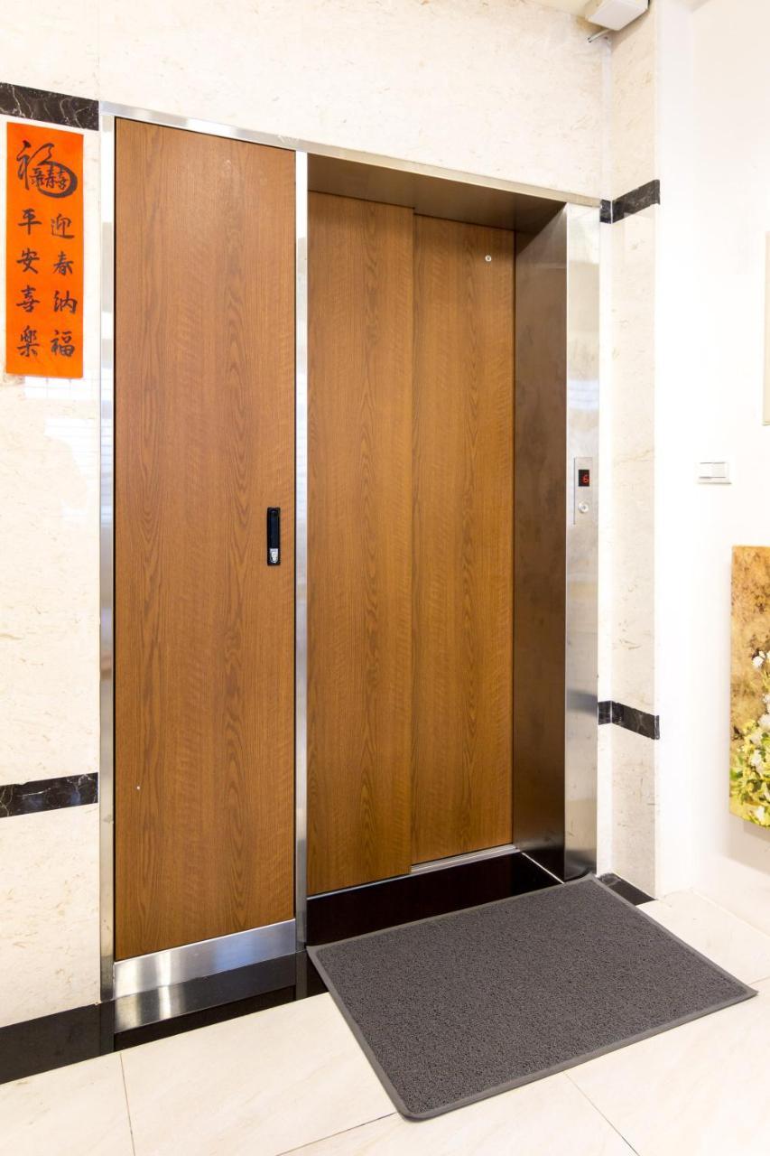 Jhongshan Building Bed And Breakfast Hualien City Exterior photo