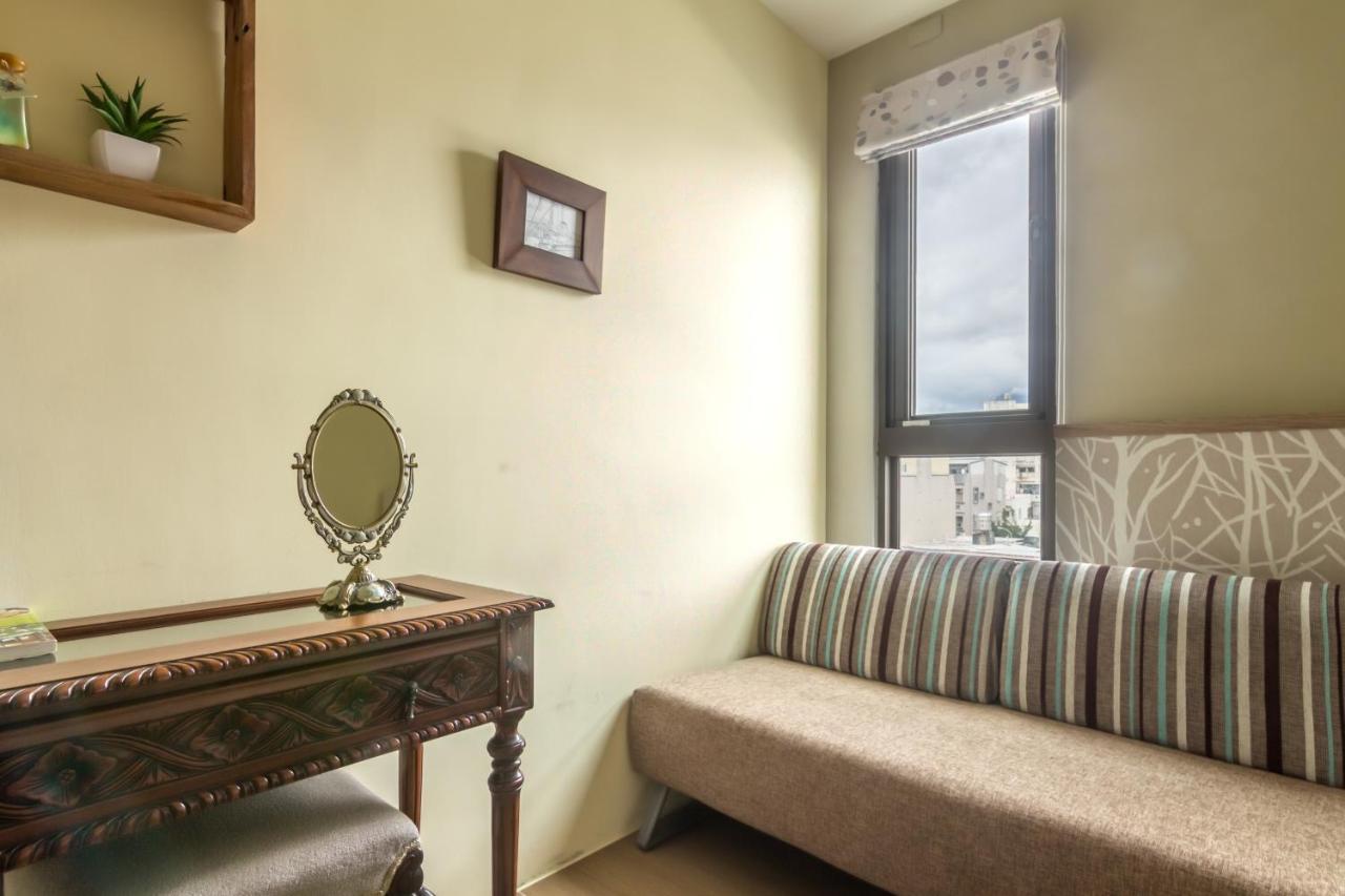 Jhongshan Building Bed And Breakfast Hualien City Exterior photo